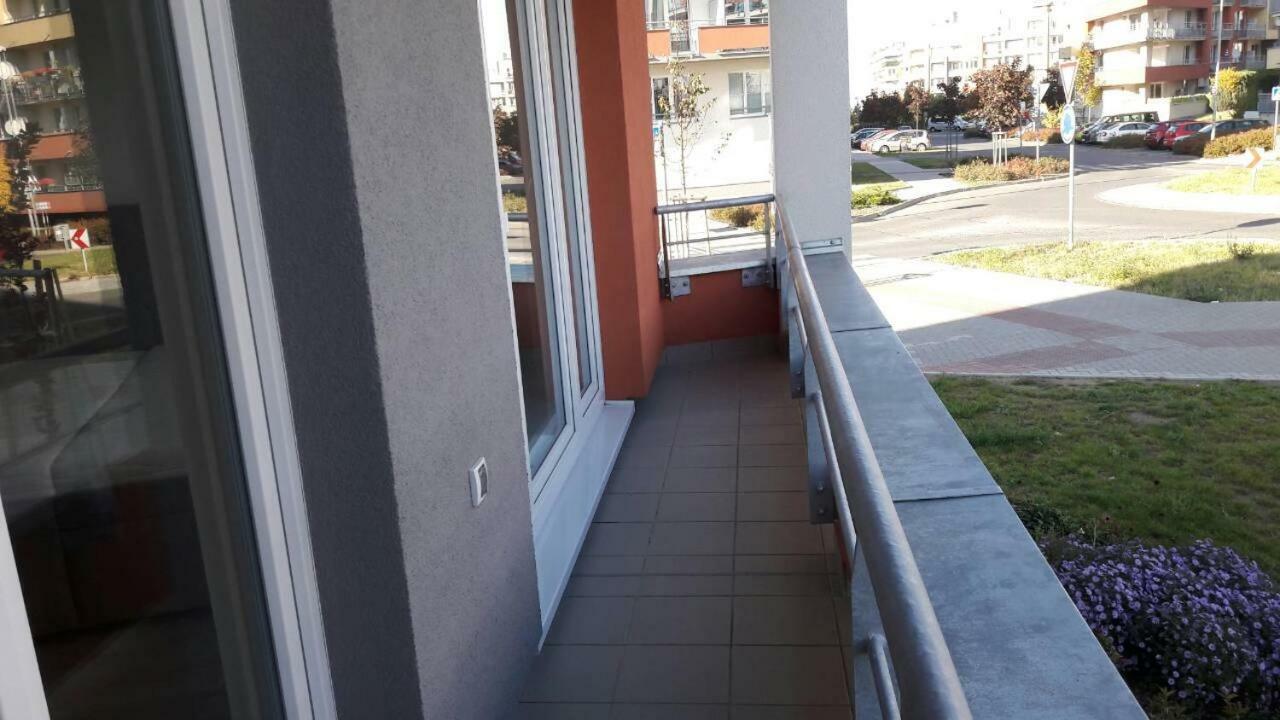 H+ Apartman Letiste Praha Daire Dış mekan fotoğraf