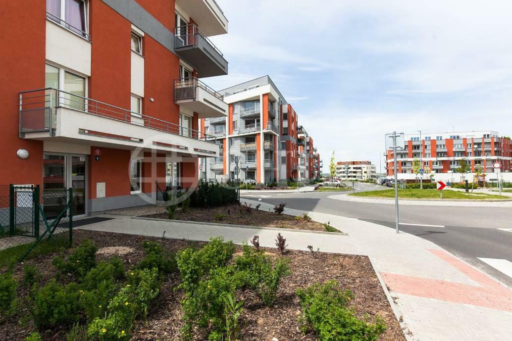 H+ Apartman Letiste Praha Daire Dış mekan fotoğraf
