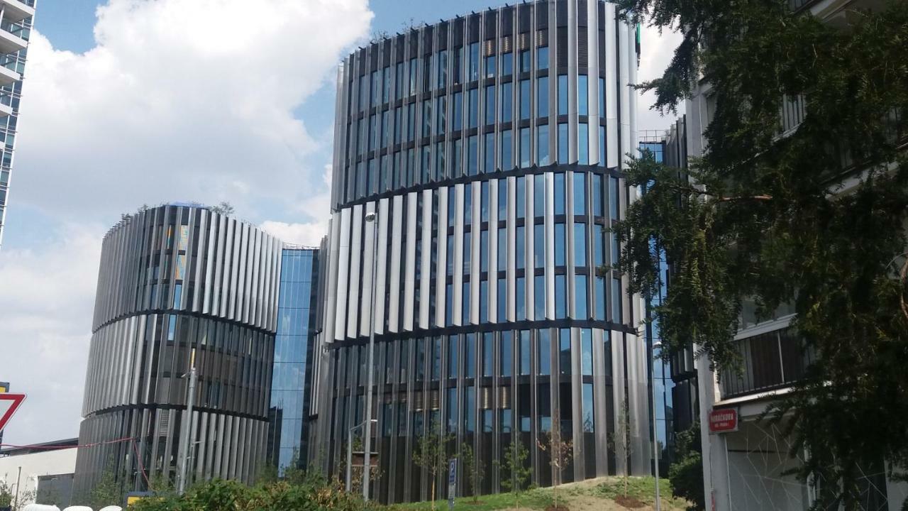 H+ Apartman Letiste Praha Daire Dış mekan fotoğraf